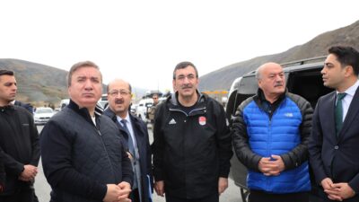 Cumhurbaşkanı Yardımcısı Cevdet Yılmaz, bir dizi program ve incelemelerde bulunmak