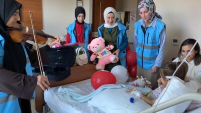 Erzincan Gençlik ve Spor İl Müdürlüğü Erzincan Yurdu gönüllü öğrencileri,