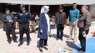 Tercan Kaymakamı Neslihan Kısa Duman, ilçedeki pazar yerini ve esnafı