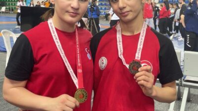 Rize’de düzenlenen Okul Sporları Yıldız Kızlar Türkiye Güreş Şampiyonası’nda Erzincanlı