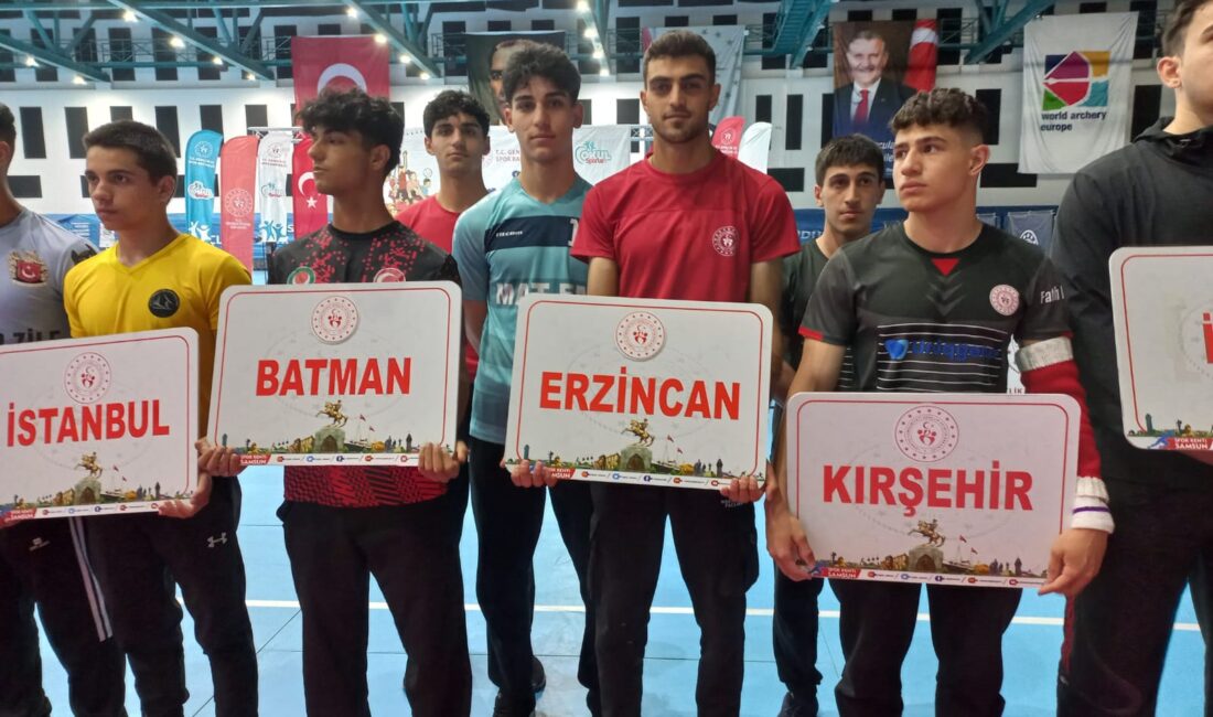 Erzincan’ı temsilen 3 genç sporcu, Antrenör Rabia Uygur ile Samsun’daki