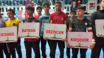 Erzincan’ı temsilen 3 genç sporcu, Antrenör Rabia Uygur ile Samsun’daki