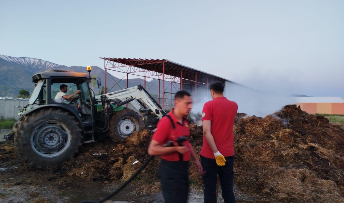 Erzincan’ın Ganiefendi köyünde meydana gelen saman yangını, itfaiye ekiplerinin hızlı