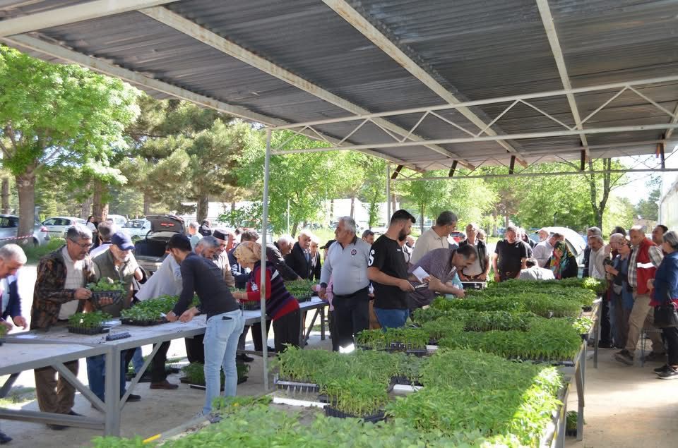 Erzincan Bahçe Kültürleri Araştırma Enstitüsü Müdürlüğü, bölge çiftçilerinin ihtiyaçlarına cevap