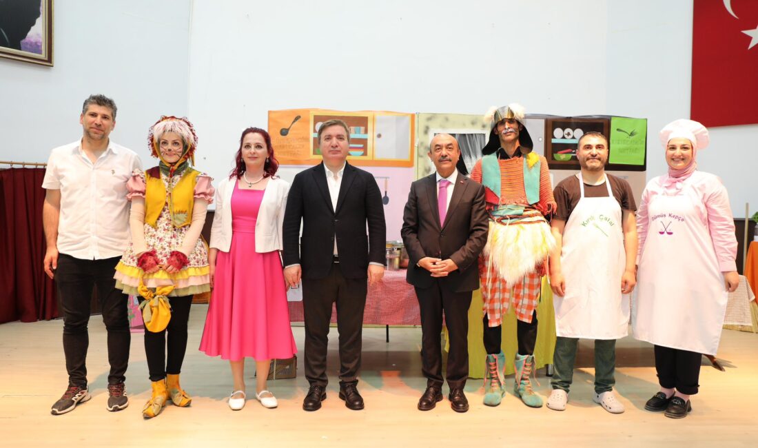 Erzincan Valisi Hamza Aydoğdu, İl Milli Eğitim Müdürü Hacı Ömer