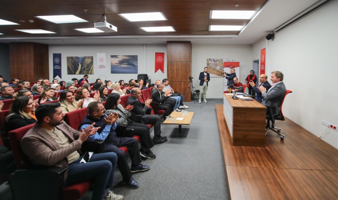 Erzincan Valisi Hamza Aydoğdu, eğitimde kaliteyi artırmak ve öğretmenlerin görüşlerine