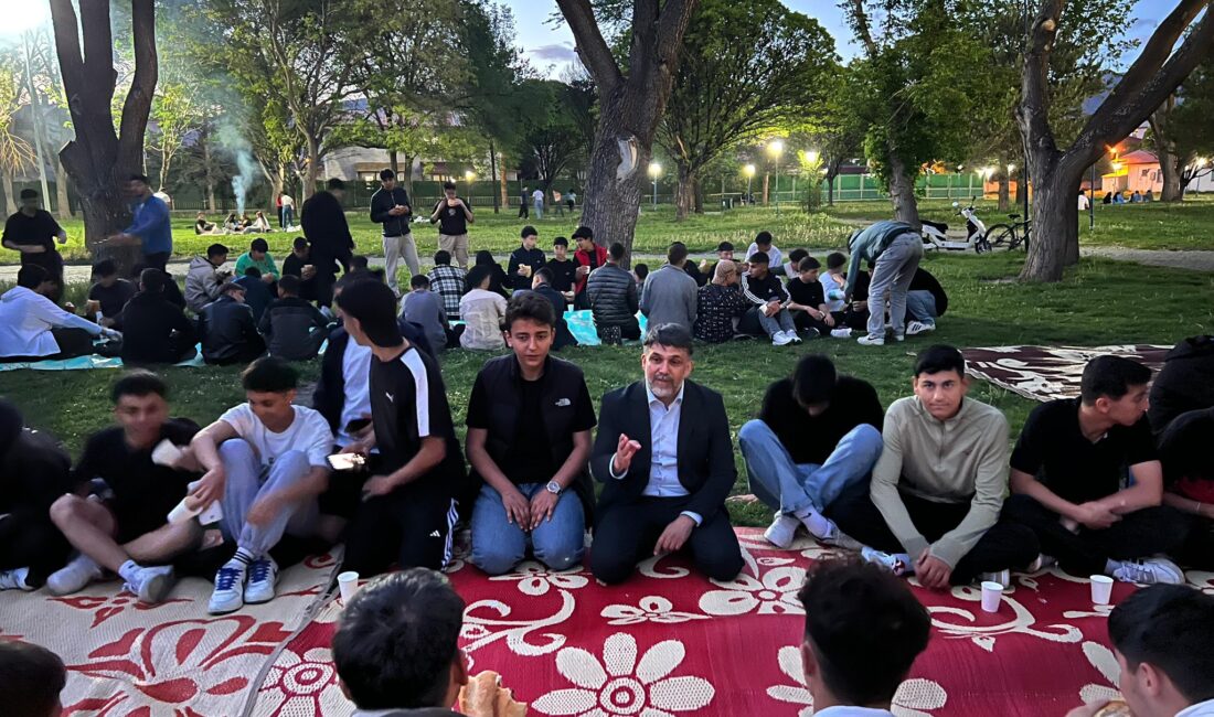 AK Parti Erzincan İl Başkanlığı, gençlerle gönül köprüsü kurmaya devam
