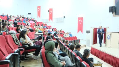 Erzincan’da düzenlenen seminerde fabrikalardan evlere, israftan kayıplara, bakterilerden gıda etiketlerine