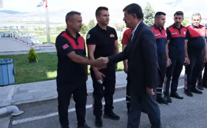 Erzincan Belediye Başkanı Bekir Aksun, geçtiğimiz günlerde Buğday Meydanı’nda meydana gelen çatı