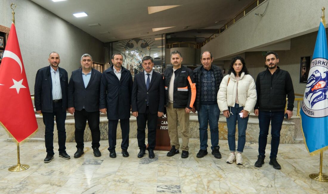 Erzincan’da faaliyet gösteren Erzincan Güncel ve Erzincan Birlik Gazetesi yöneticileri,