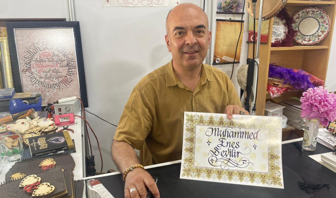  Erzincan Belediyesi tarafından organize edilen Erzincan Kitap Fuarı, kitapseverleri ve