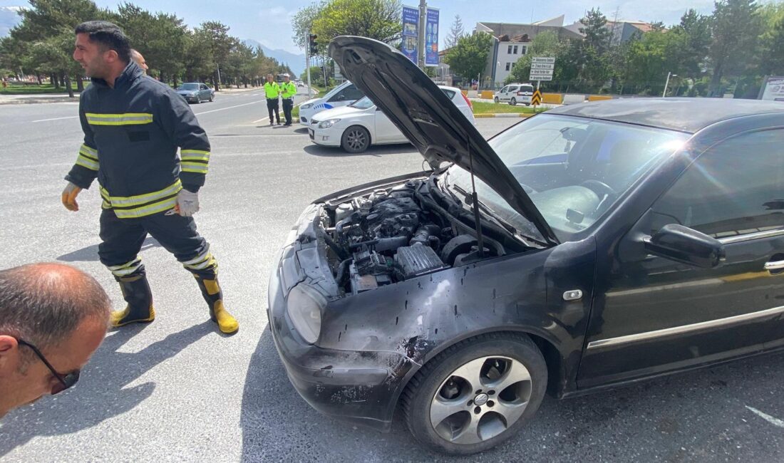 Erzincan’da 112 Acil Çağrı Merkezi’ne gelen araç yangını ihbarı, Erzincan