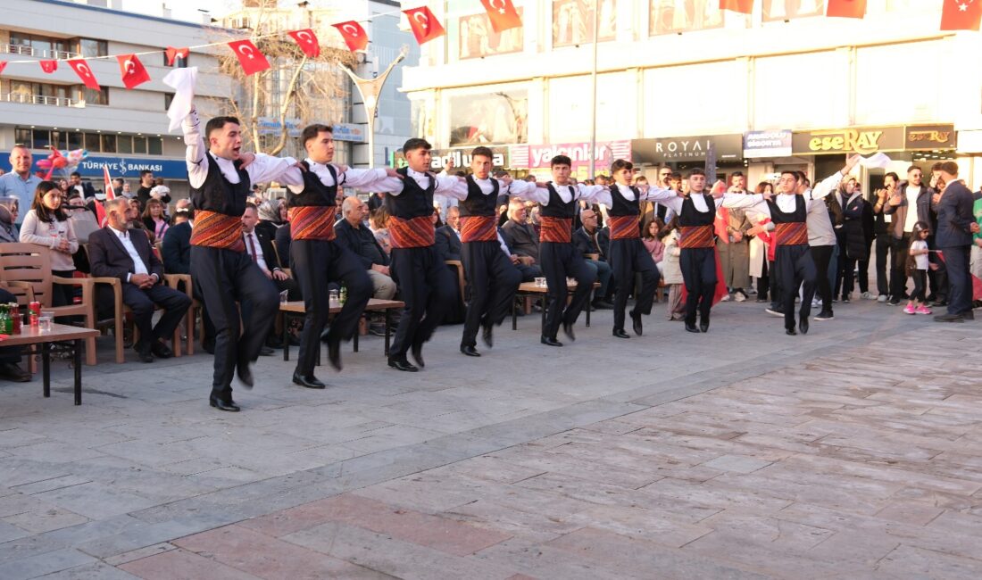 Erzincan’da 3 Mayıs Milliyetçiler Günü, Ülkü Ocakları Başkanlığı öncülüğünde düzenlenen