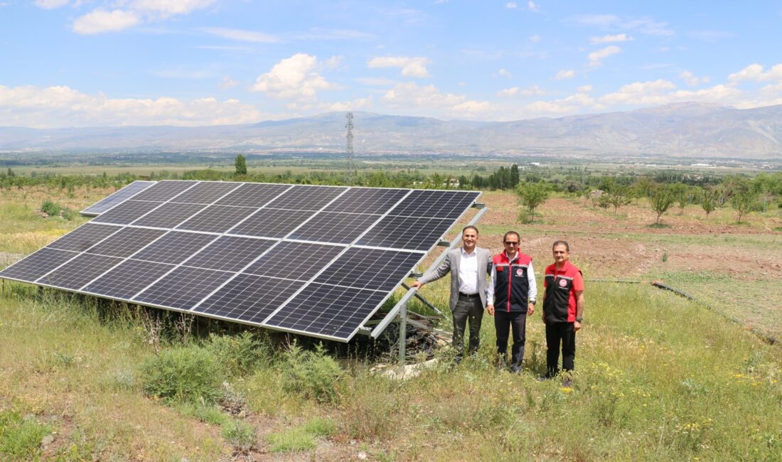 Doğu Anadolu Bölgesi’nin meyvecilikte öne çıkan illerinden Erzincan, tarımda teknolojiyi