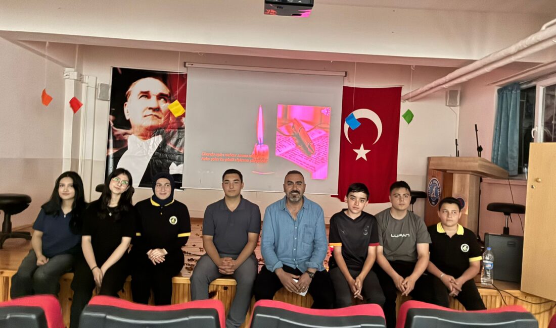 Erzincan Anadolu lisesi Türk Dili ve edebiyatı öğretmeni Zafer Köknar