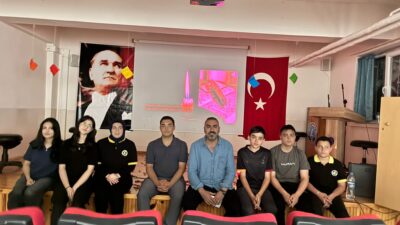 Erzincan Anadolu lisesi Türk Dili ve edebiyatı öğretmeni Zafer Köknar