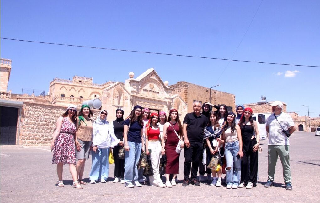 Erzincan Anadolu lisesi öğretmen ve öğrencileri  Gezi ve İnceleme Kulübü
