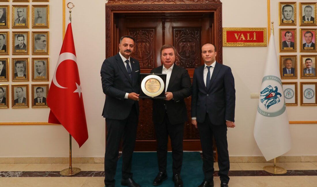 Erzincan Valisi Hamza Aydoğdu’ya, İliç Belediye Meclisi tarafından “Fahri Hemşehrilik