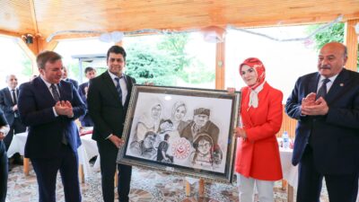 Aile ve Sosyal Hizmetler Bakanı Mahinur Özdemir Göktaş, bir dizi