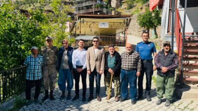 Kemaliye Kaymakamı İlhan Kayatürk, köy ziyaretleri programı kapsamında Yukarı Umutlu,