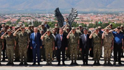 Erzincan’da, vatan uğruna canlarını feda eden kahramanların anısını yaşatmak amacıyla