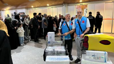 Erzincan’dan direkt uçuşla kutsal topraklara giderek hac ibadetlerini yerine getiren