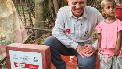 Hayrat Vakfı Erzincan İl Başkanı Murat Aras, Bangladeş’te sürdürülen insani
