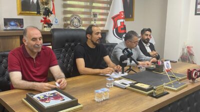  24Erzincanspor Kulüp Başkanı Burak Çalık, kulüp tesislerinde düzenlediği basın toplantısında