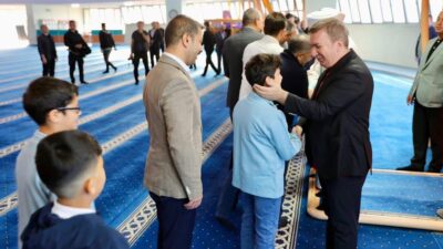 Erzincan’da Kurban Bayramı sabahı vatandaşlar, bayram namazını eda etmek için