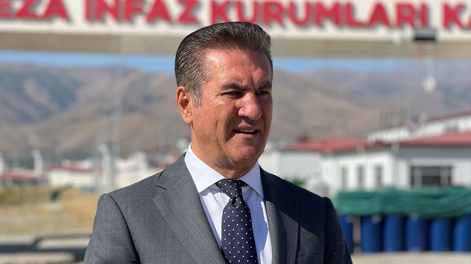 CHP Erzincan Milletvekili Mustafa Sarıgül, Kurban Bayramı dolayısıyla yayımladığı mesajda,
