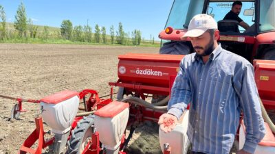 Erzincan’ın Çayırlı ilçesine bağlı Harmantepe köyünde çiftçi Ramazan Arduç, 35