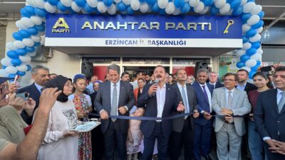 Anahtar Parti Genel Başkanı Yavuz Ağıralioğlu, Erzincan’da parti il binasının
