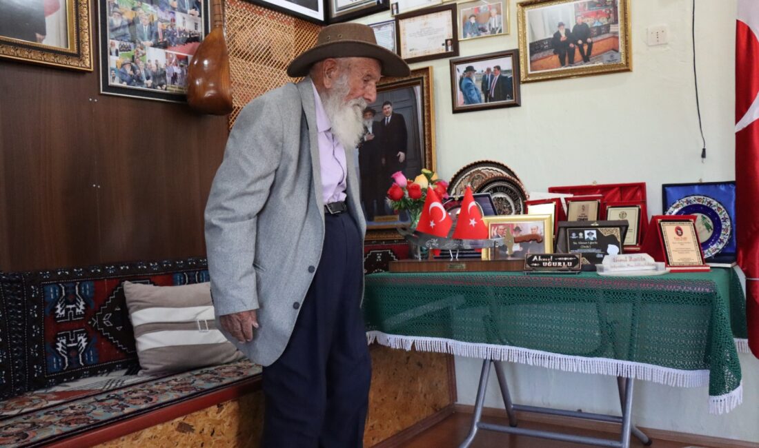 Erzincan’da 96 yaşındaki Alevi dedesi Ahmet Uğurlu, Muharrem ayı vesilesiyle