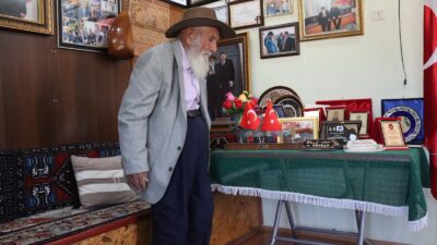 Erzincan’da 96 yaşındaki Alevi dedesi Ahmet Uğurlu, Muharrem ayı vesilesiyle