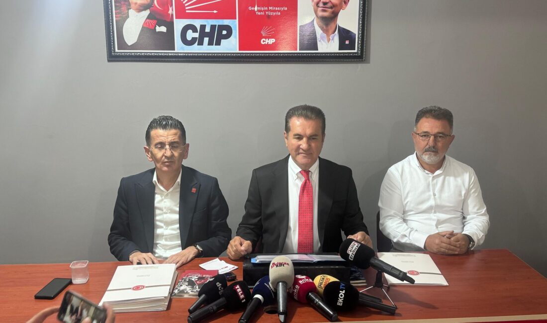 CHP Erzincan Milletvekili Mustafa Sarıgül, düzenlediği basın toplantısında dikkat çeken