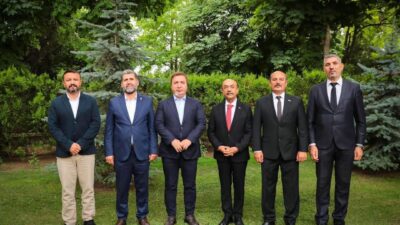 Erzincan Valisi Hamza Aydoğdu, kentte faaliyet gösteren eğitim sendikalarının şube