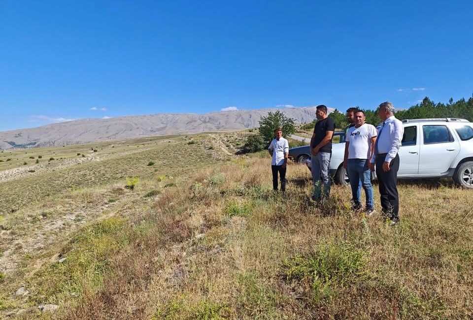 Erzincan’ın Kemah ilçesinde afet riski altında bulunan Yukarı Mahalle sakinleri