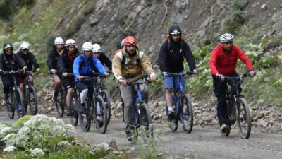 Erzincan Binali Yıldırım Üniversitesi (EBYÜ) Spor Bilimleri Fakültesi öğrencilerinden oluşan