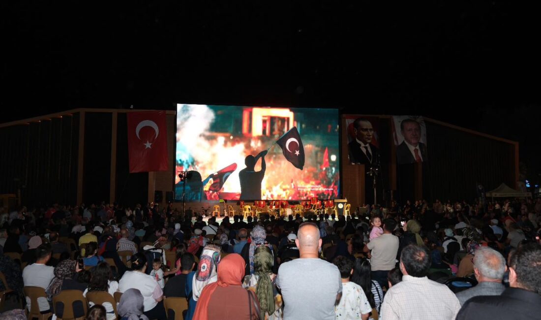 Erzincan’da binlerce vatandaşın katılımıyla 15 Temmuz Demokrasi ve Millî Birlik