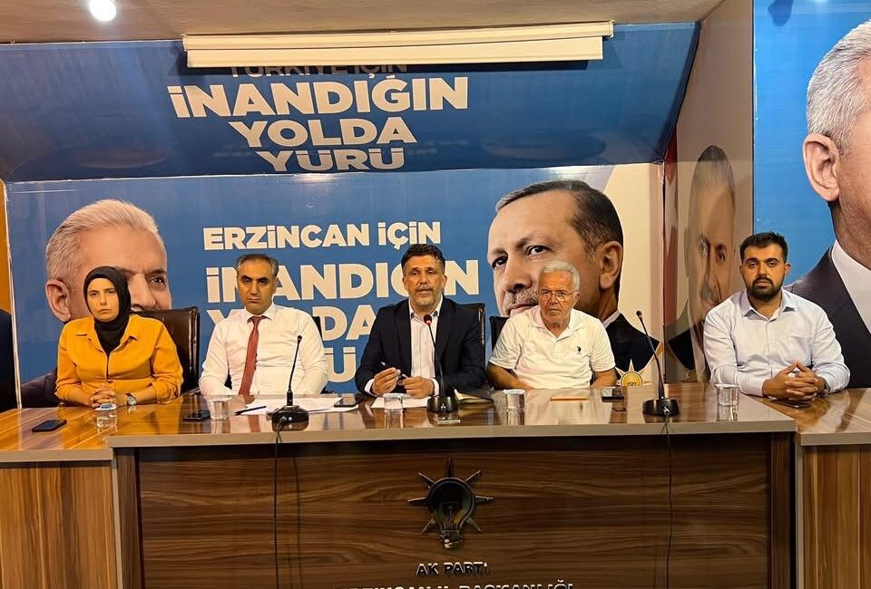 AK Parti Erzincan İl Teşkilatı, parti çalışmalarını değerlendirmek, yeni dönem