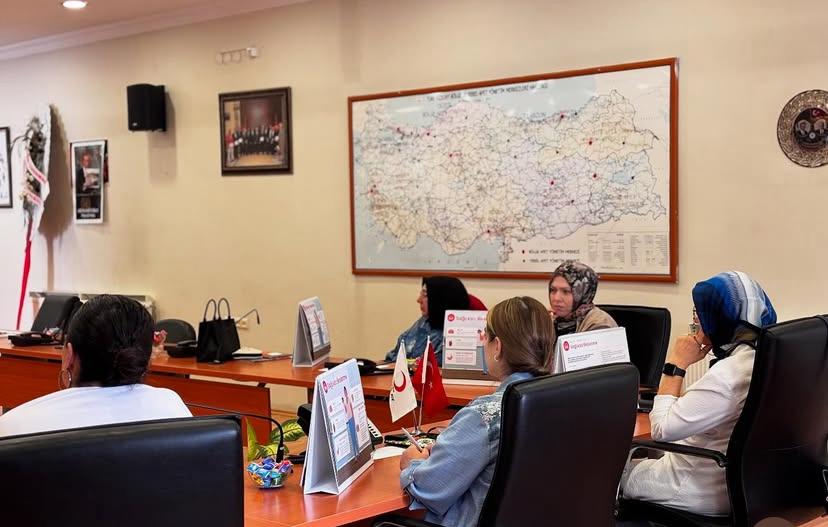 Erzincan’da sağlıklı yaşam farkındalığını artırmak amacıyla yürütülen çalışmalar kapsamında Kızılay