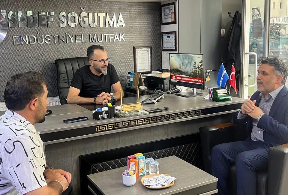 AK Parti Erzincan İl Başkanı Alpay Kabadayı, kent merkezinde gerçekleştirdiği