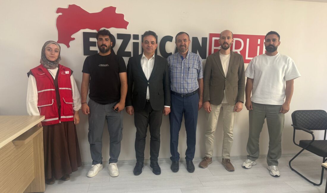 Türk Kızılay Erzincan Şube Başkanı Dr. Öğr. Üyesi Bülent Yavuzer,
