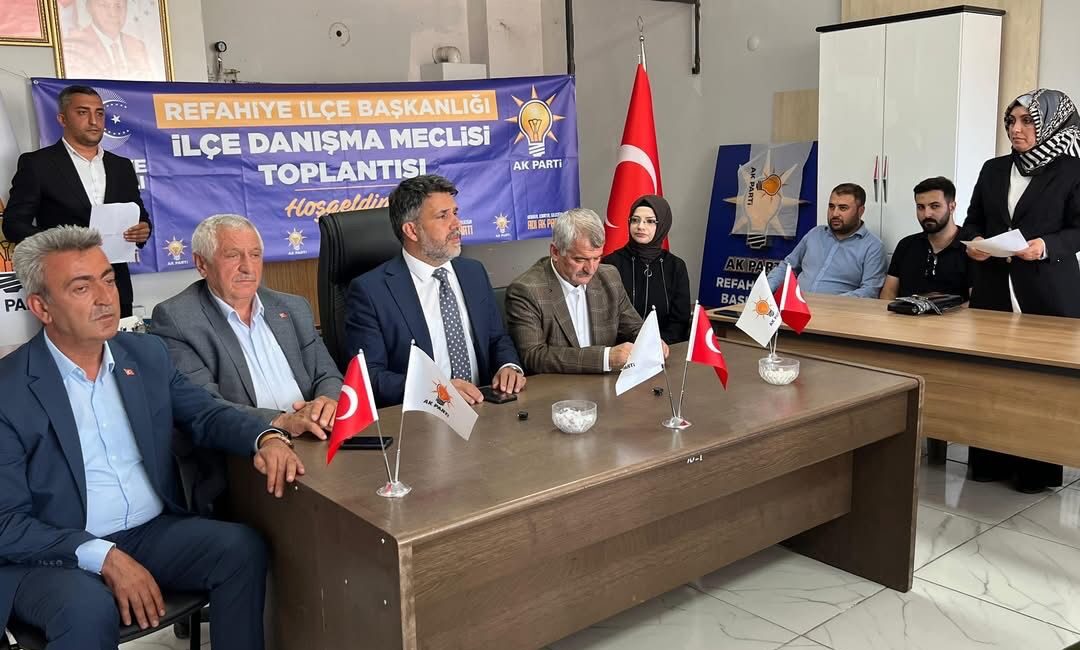 AK Parti Erzincan İl Başkanı Alpay Kabadayı, Refahiye ilçesinde bir