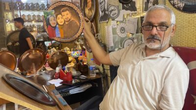 Erzincanlı bakırcı ve ressam Yusuf Babaoğlu, 30 yıldır bakır üzerine