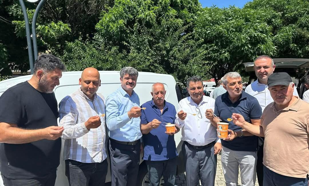 Refahiye’nin köklü geleneklerinden biri olan aşure ikramı, bu yıl da
