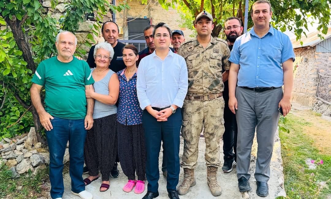 Erzincan’ın Kemaliye ilçesinde, vatandaş odaklı kamu hizmetlerini sürdüren Kaymakam Emirhan