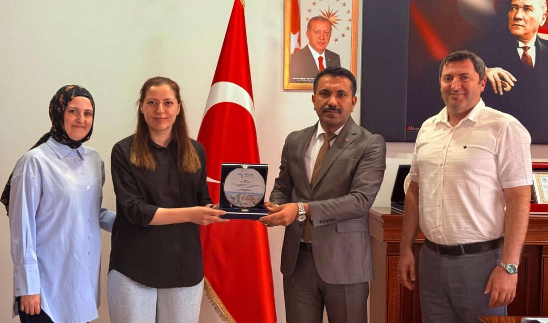 Erzincan Çalışma ve İş Kurumu İl Müdürlüğü’nde görev yapan Elif