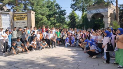 Kemah ilçe müftülüğü anlamlı bir çalışmaya imza atarak gençlerin dini