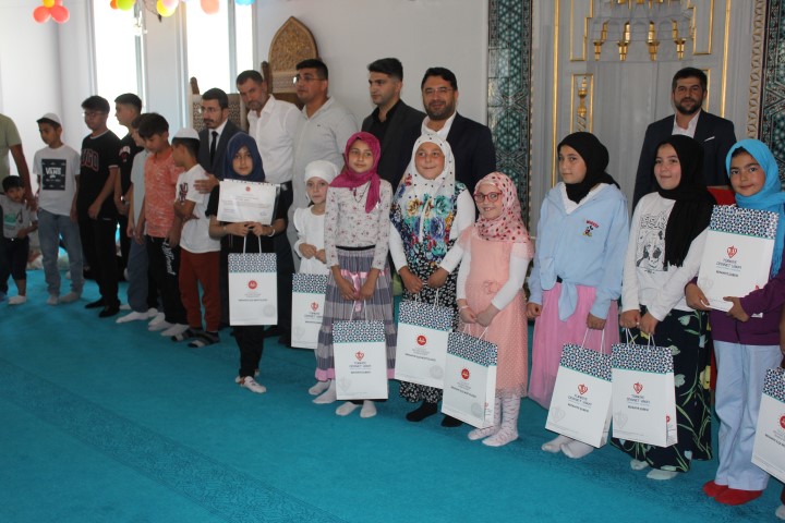 Erzincan’ın Refahiye ilçesinde, yaz boyunca düzenlenen Yaz Kur’an Kursları dönemini